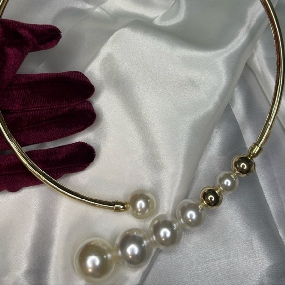 Stainless 18K Gold and White Pearl Necklaces - Picture 7 of 11